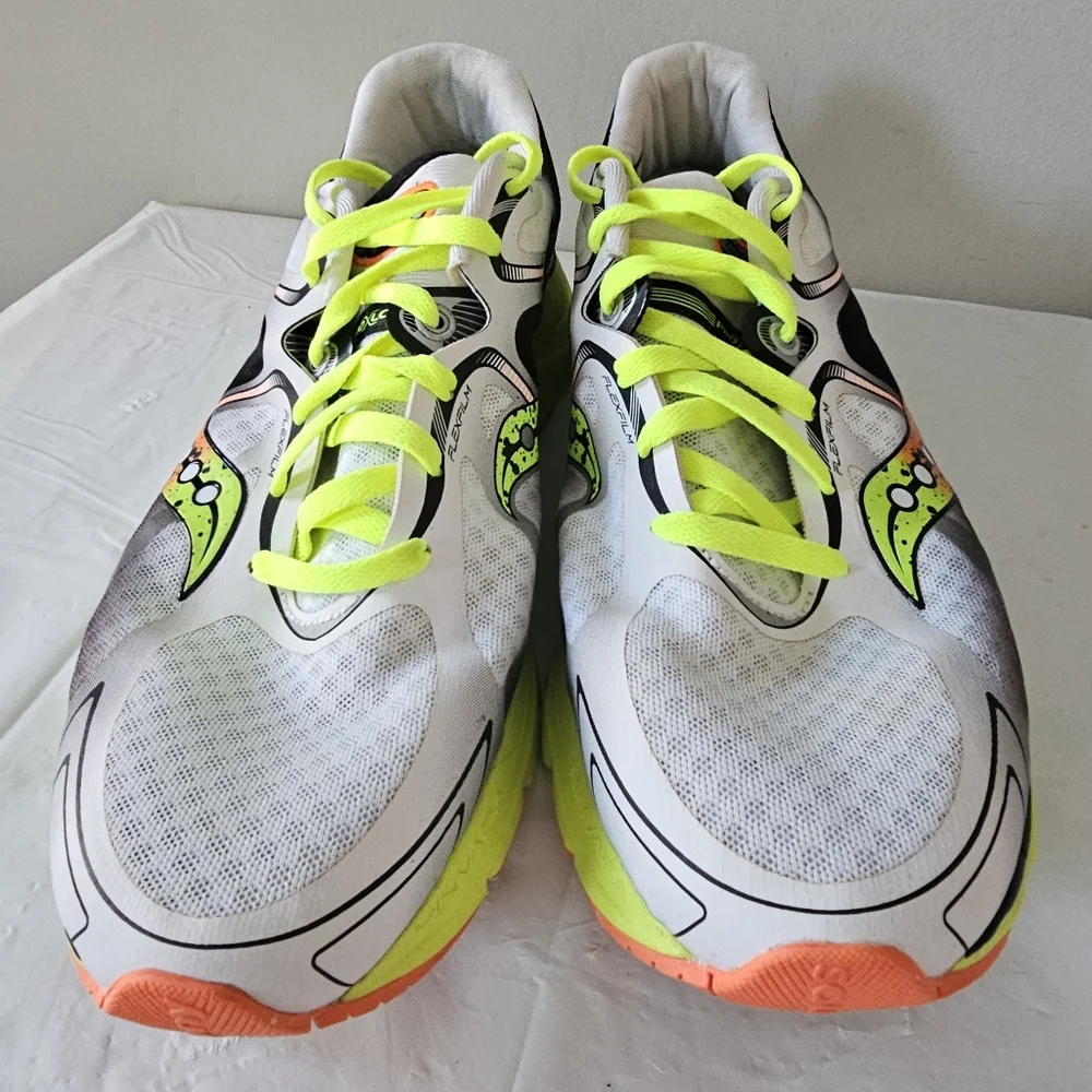 SAUCONY Kinvara 6 Men's Athletic, Running Shoes, Sneakers - Picture 4 of 9